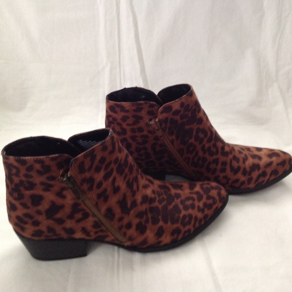 Ladies Unionbay Suede Boots